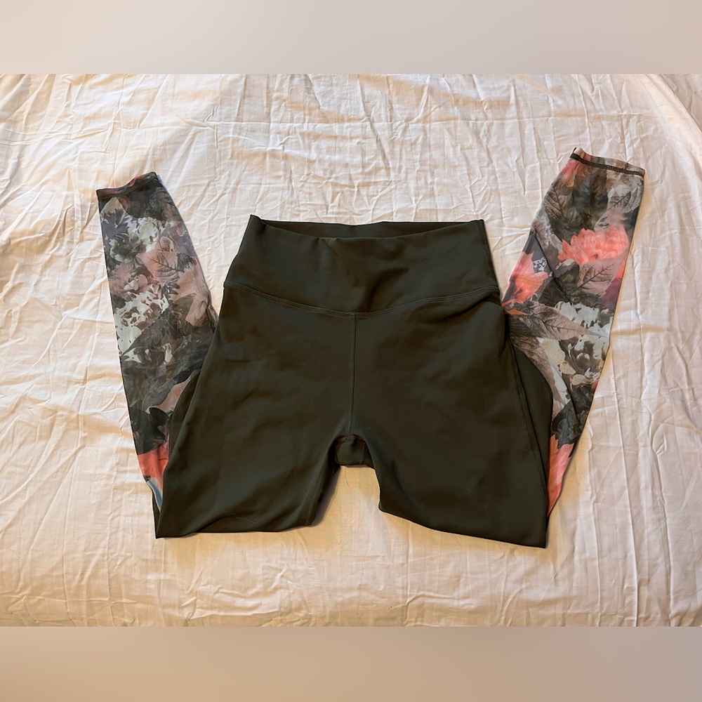 NWT Fabletics Stella High-Waisted Legging Olive Green with Floral Mesh Paneling